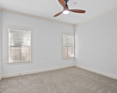 5801 Hillcrest Avenue - Photo Thumbnail 11