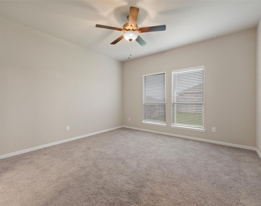 7445 Garden Glen Drive - Photo Thumbnail 16