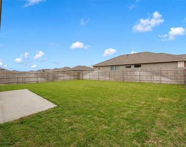 7445 Garden Glen Drive - Photo Thumbnail 22