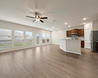 7445 Garden Glen Drive - Photo Thumbnail 7