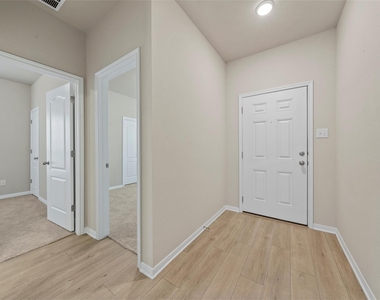 7445 Garden Glen Drive - Photo Thumbnail 3