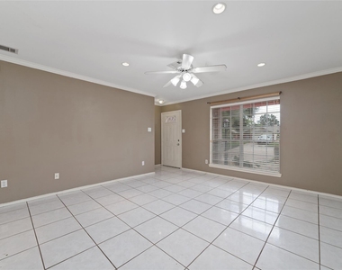 3306 Garrison Court - Photo Thumbnail 6