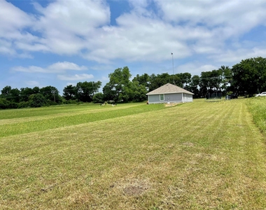 1581 County Road 1079 - Photo Thumbnail 4