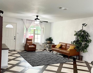 1581 County Road 1079 - Photo Thumbnail 20
