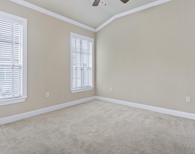 5801 Hillcrest Avenue - Photo Thumbnail 8