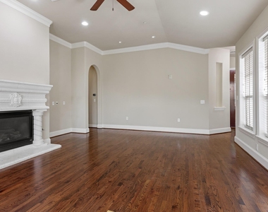 5801 Hillcrest Avenue - Photo Thumbnail 4