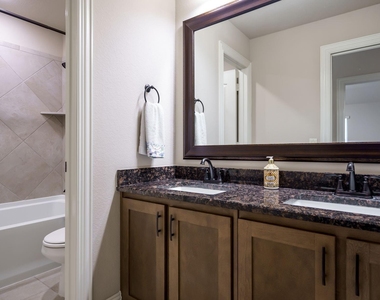 2613 Turning Leaf Lane - Photo Thumbnail 11