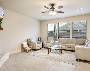 2613 Turning Leaf Lane - Photo Thumbnail 6