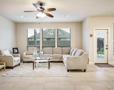 2613 Turning Leaf Lane - Photo Thumbnail 7