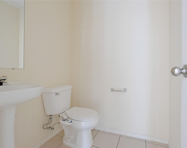 1921 Southridge Lane - Photo Thumbnail 16