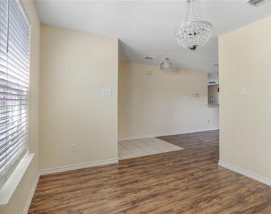 1921 Southridge Lane - Photo Thumbnail 5