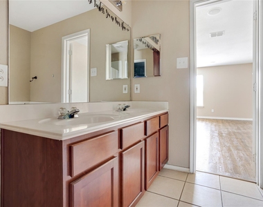 1921 Southridge Lane - Photo Thumbnail 24