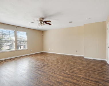 1921 Southridge Lane - Photo Thumbnail 21