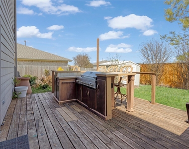 1921 Southridge Lane - Photo Thumbnail 18