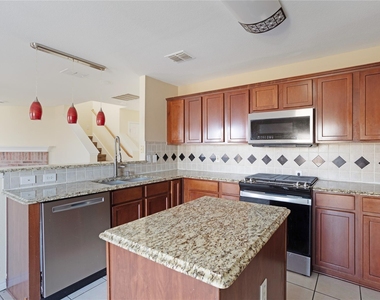1921 Southridge Lane - Photo Thumbnail 14