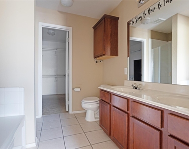 1921 Southridge Lane - Photo Thumbnail 27