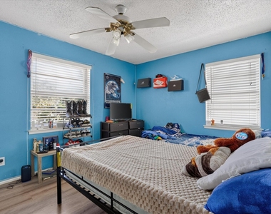10014 Mesita Drive - Photo Thumbnail 20