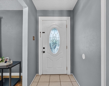10014 Mesita Drive - Photo Thumbnail 3