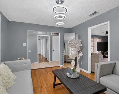 10014 Mesita Drive - Photo Thumbnail 7