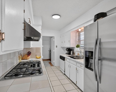 10014 Mesita Drive - Photo Thumbnail 11