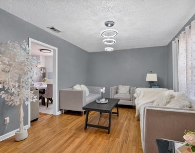 10014 Mesita Drive - Photo Thumbnail 4