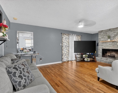 10014 Mesita Drive - Photo Thumbnail 8