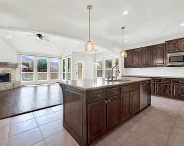 10821 Patton Drive - Photo Thumbnail 8