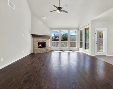 10821 Patton Drive - Photo Thumbnail 9