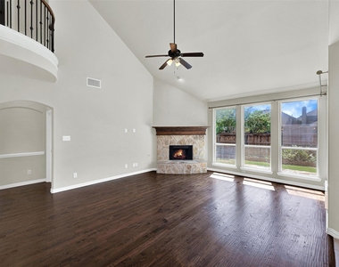 10821 Patton Drive - Photo Thumbnail 6