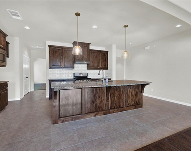 10821 Patton Drive - Photo Thumbnail 7