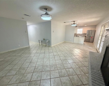 608 Coronado Drive - Photo Thumbnail 3