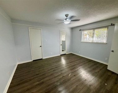 608 Coronado Drive - Photo Thumbnail 7