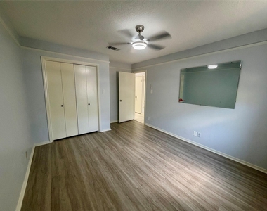 608 Coronado Drive - Photo Thumbnail 17
