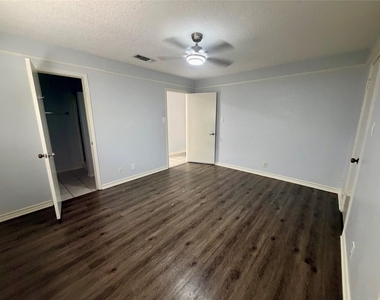 608 Coronado Drive - Photo Thumbnail 8