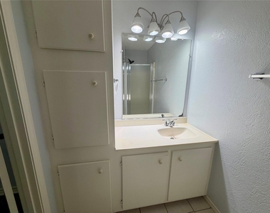 608 Coronado Drive - Photo Thumbnail 11