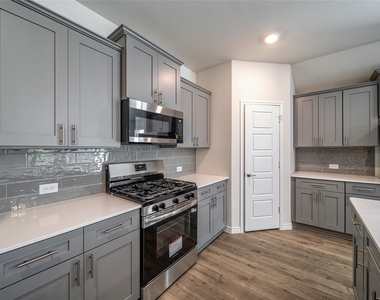 2059 Ketchum Lane - Photo Thumbnail 12