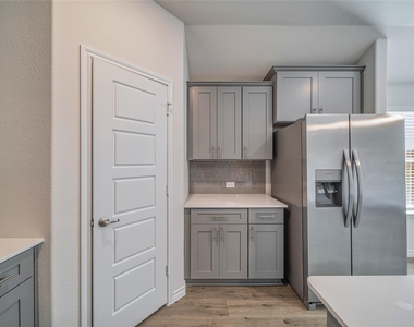 2059 Ketchum Lane - Photo Thumbnail 13
