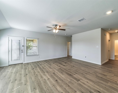 2059 Ketchum Lane - Photo Thumbnail 3