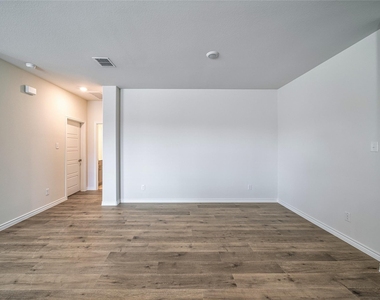 2059 Ketchum Lane - Photo Thumbnail 5
