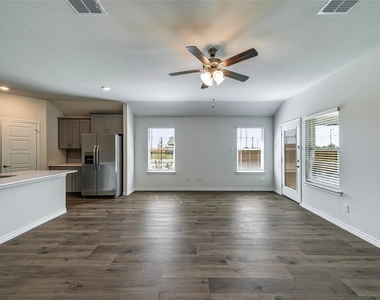 2059 Ketchum Lane - Photo Thumbnail 4