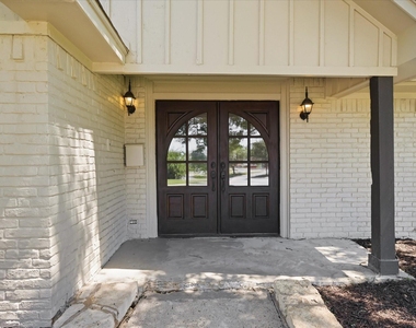 2625 Ramblewood Drive - Photo Thumbnail 9