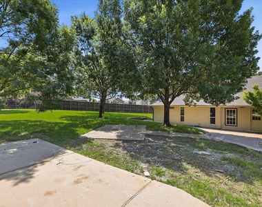 2625 Ramblewood Drive - Photo Thumbnail 36