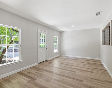 2625 Ramblewood Drive - Photo Thumbnail 32