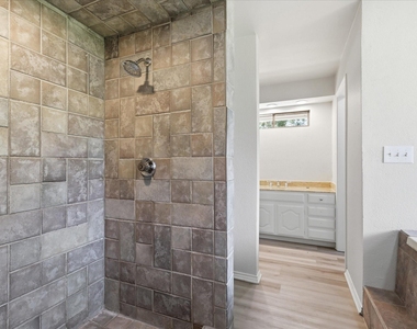 2625 Ramblewood Drive - Photo Thumbnail 24