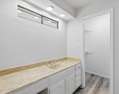 2625 Ramblewood Drive - Photo Thumbnail 21