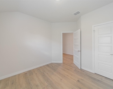 2044 Hearn Drive - Photo Thumbnail 19