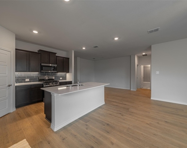 2044 Hearn Drive - Photo Thumbnail 13