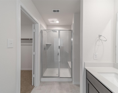 2044 Hearn Drive - Photo Thumbnail 16
