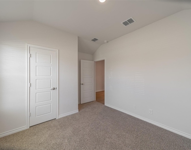 2044 Hearn Drive - Photo Thumbnail 14