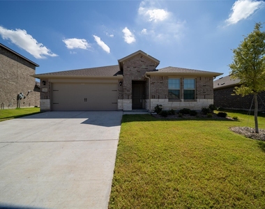 2044 Hearn Drive - Photo Thumbnail 1
